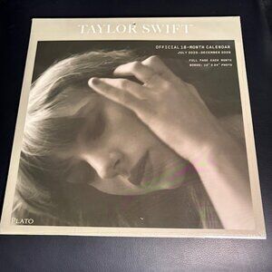 TAYLOR SWIFT Official July 2025-December 2026 Calendar - Bonus 12x24 Photo - NEW